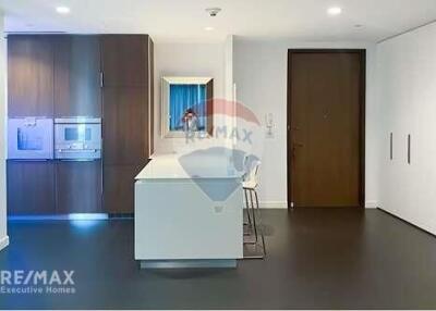 For rent renovated 2 Bedrooms on 11 floor@ 185 Rajdamri Condominium