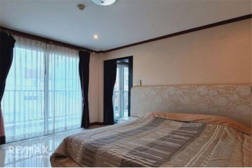 For rent 3 bedrooms in low rise apartment Sukhumvit 63