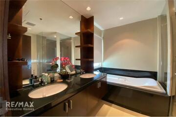 "Luxury 3-Bed Condo in Bangkok