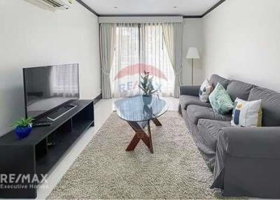 FOR RENT Pet friendly 2 bedrooms with balcony Sukhumvit 55