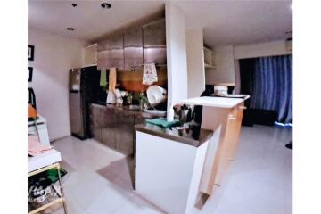 FOR SALE Stunning river view 1 bed high floor State Tower BTS Saphan Taksin