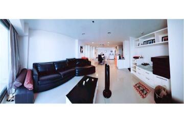 FOR SALE Stunning river view 1 bed high floor State Tower