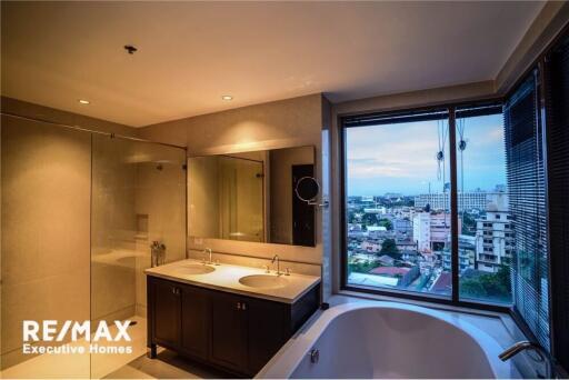 Luxury 3 bedroom in Sukhumvit 24