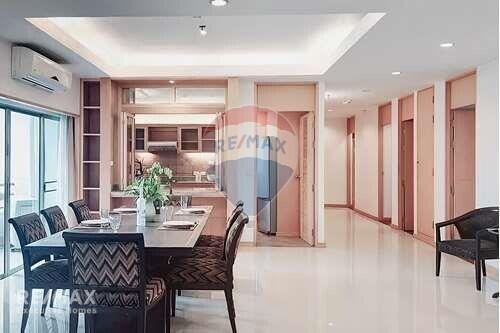 Spacious 3-Bedroom Apartment for Rent in Sathon Soi 1 - Perfect for Families!