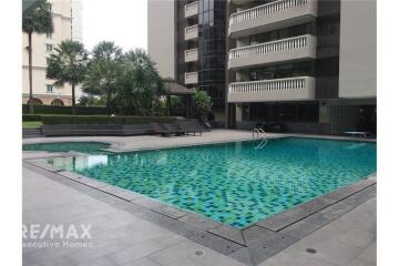 Pet-Friendly Paradise: Spacious 4-Bedroom Condo for Rent in Sukhumvit 24, BTS Phrom Phong!