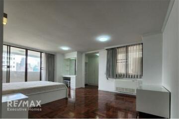 Pet-Friendly Paradise: Spacious 4-Bedroom Condo for Rent in Sukhumvit 24, BTS Phrom Phong!