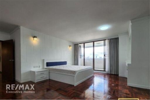 Pet-Friendly Paradise: Spacious 4-Bedroom Condo for Rent in Sukhumvit 24, BTS Phrom Phong!