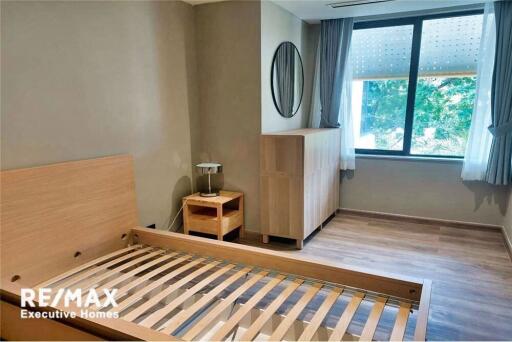 !! Promotion Price !! Modern big terrace 4 bedrooms in private apartment Sathon Soi 1