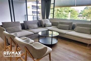 !! Promotion Price !! Modern big terrace 4 bedrooms in private apartment Sathon Soi 1