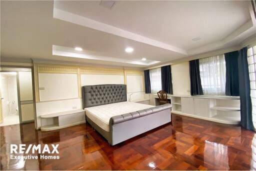 For rent spacious 3 bedrooms in Sukhumvit 39