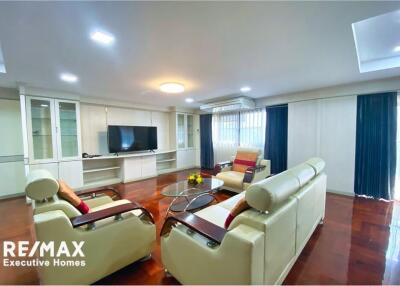 For rent spacious 3 bedrooms in Sukhumvit 39