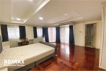 For rent spacious 3 bedrooms in Sukhumvit 39