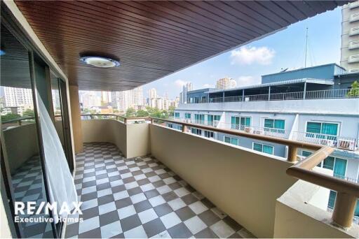 For rent spacious 3 bedrooms in Sukhumvit 39