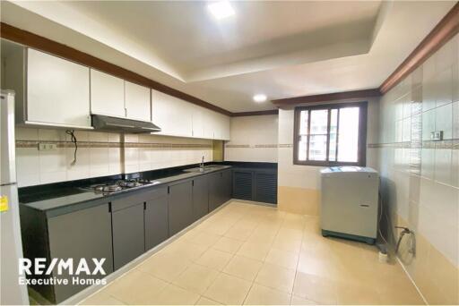 For rent spacious 3 bedrooms in Sukhumvit 39