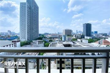 For rent spacious 2 bedrooms with balcony, open kitchen at Sathon Park Place