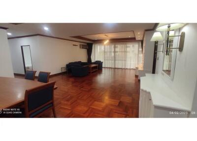 Pet friendly renovated 3 bedroom Sukhumvit 23 BTS Asoke