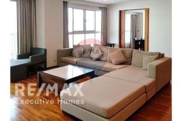 Spacious and Pet-Friendly: 4+1 Bedroom Apartment for Rent in Sukhumvit 23, BTS Asoke and MRT Sukhumvit!