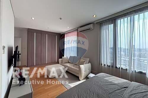 Score a Deal with a Fully Renovated 3-Bedroom Unit at Aguston Sukhumvit 22 for Only 22MB!