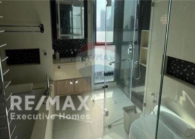 Luxury Living: Rent a 2-Bedroom Condo in Sukhumvit 28 Today!