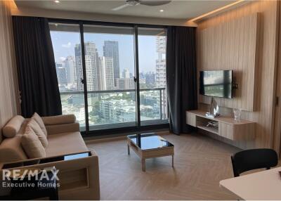 Luxury Living: Rent a 2-Bedroom Condo in Sukhumvit 28 Today!