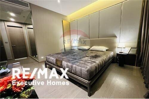 Brand New 1 Bedroom at  THE ESSE at SINGHA COMPLEX - High floor