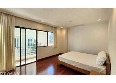 Luxurious 3 Bedroom Condo in Sukhumvit 49 - Fully Furnished