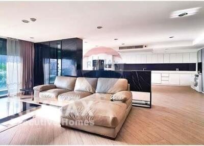 Pet-Friendly Paradise: Rent a Spacious 3-Bedroom with Balcony in Thonglor!