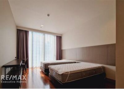 Experience Modern Living with Spacious 4-Bedroom Units and Open Kitchen in Sukhumvit 30