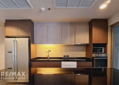 Experience Modern Living with Spacious 4-Bedroom Units and Open Kitchen in Sukhumvit 30