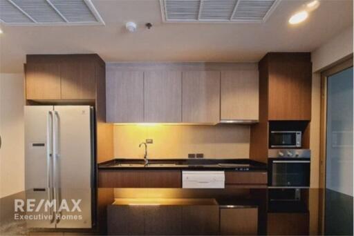 Experience Modern Living with Spacious 4-Bedroom Units and Open Kitchen in Sukhumvit 30