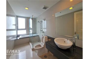 Luxurious 2BR Condo in Watthana, Bangkok for Rent