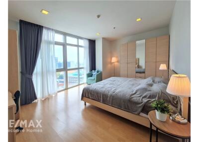 Stylish and Convenient Living: Modern 2-Bedroom Apartment for Rent at Nusasiri Grand, BTS Ekamai