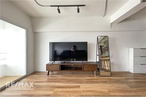 For sale modern style duplex 1 bedroom at Thonglor Tower