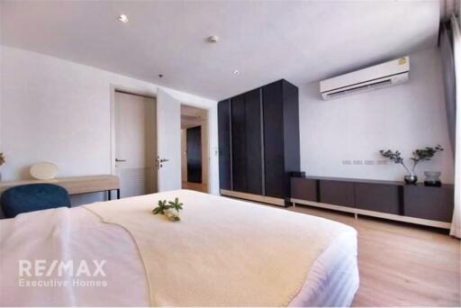 Luxurious 2-Bedroom Condo with Modern Amenities in Sukhumvit 49