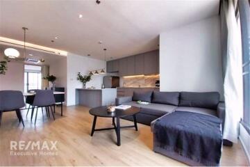 Luxurious 2-Bedroom Condo with Modern Amenities in Sukhumvit 49