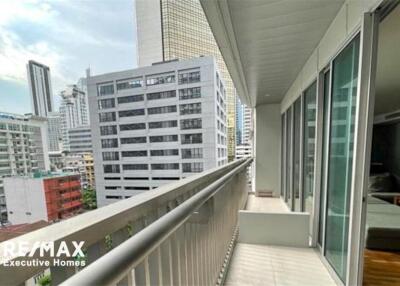 Spacious and Pet-Friendly: 3 Bedrooms Apartment High Floor for Rent in Sukhumvit 23, BTS Asoke and MRT Sukhumvit!