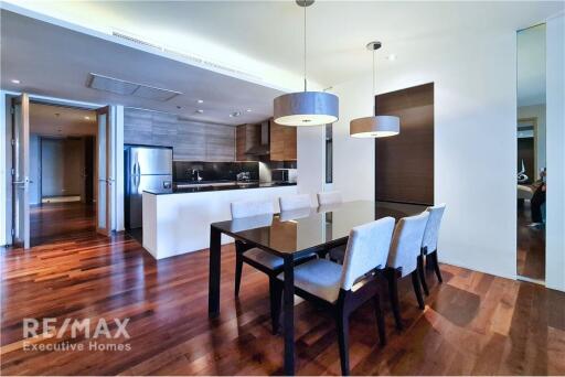 Experience Luxury Living: Stunning 2 Bedrooms with Spacious Terrace in Thonglor