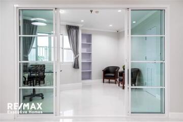 Spacious 3 Bedroom Condominium for Rent