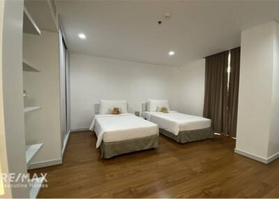 3 Spacious Bedroom for rent near BTS Ekamai