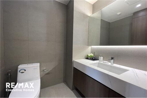 Modern Pet Friendly Apartment in Sukhumvit