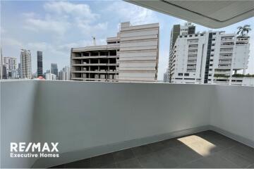 Renovated 4 bedroom unit for rent closed to Asoke