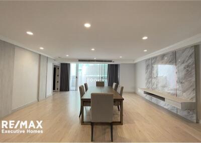 Renovated 4 bedroom unit for rent closed to Asoke