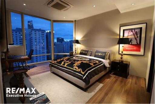 Modern Luxury 3 bedrooms for Sale in Promphong
