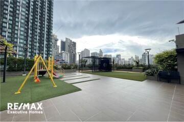 Modern 3 bedrooms Apartment for rent in Asoke