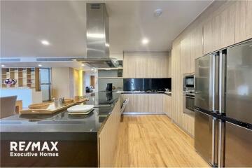 Modern 3 bedrooms Apartment for rent in Asoke