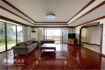 Duplex 5 bedrooms for rent in Promphong