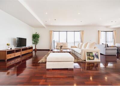 Spacious 4 bedrooms in Sathorn For rent.