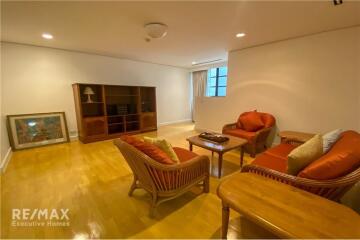 Experience Luxury Living in Spacious 3-Bedroom Private Apartment in Sathon Soi 1