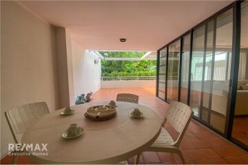 Experience Luxury Living in Spacious 3-Bedroom Private Apartment in Sathon Soi 1