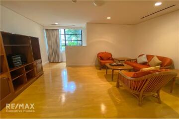 Experience Luxury Living in Spacious 3-Bedroom Private Apartment in Sathon Soi 1